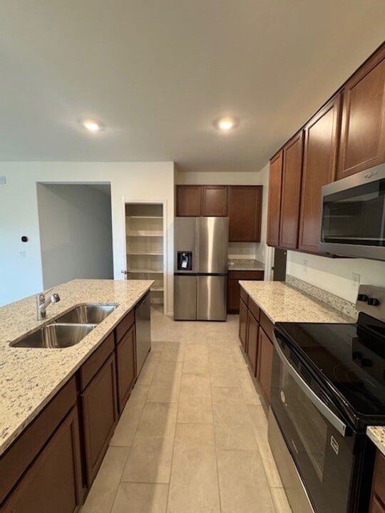 5871 W Pinto Lp in Tucson, AZ - Building Photo