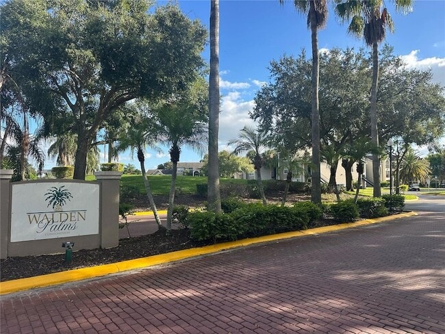 4736 Walden Cir in Orlando, FL - Foto de edificio - Building Photo