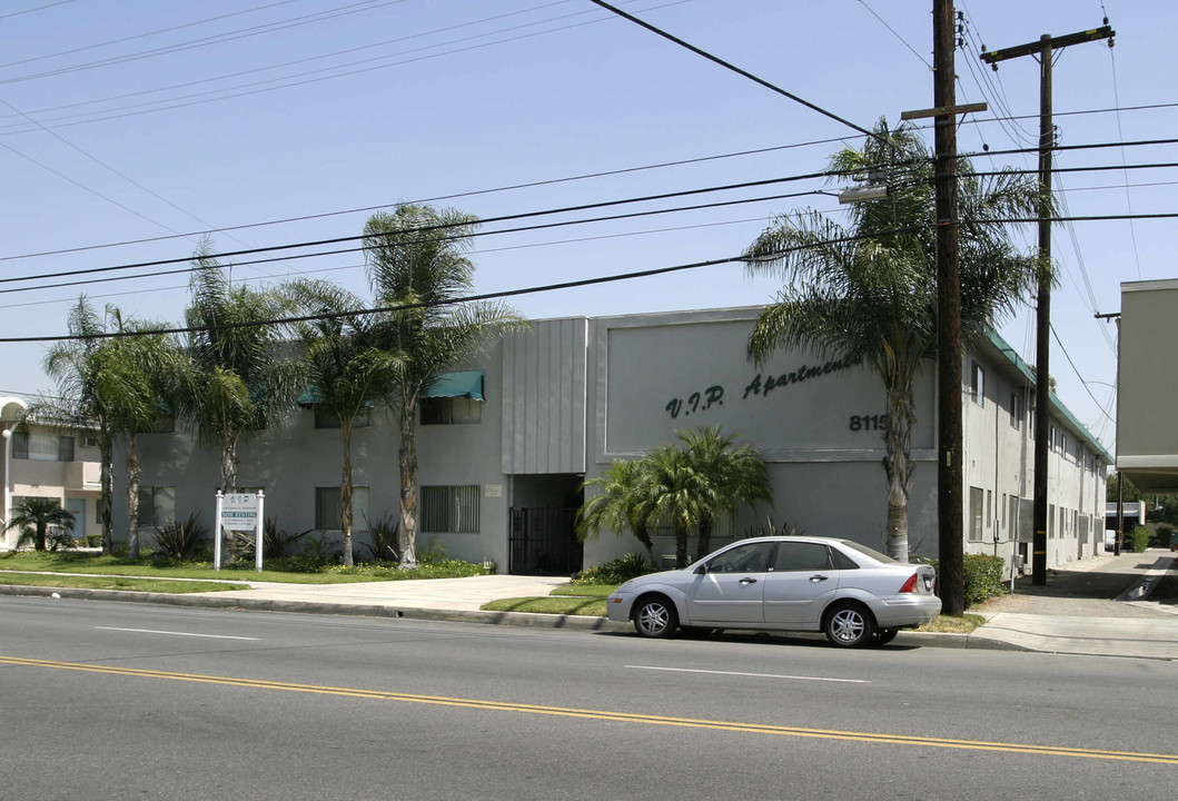 Villa Del Sol Apartments in Downey, CA - Building Photo