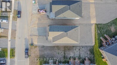 22 Willson Dr in Thorold, ON - Building Photo - Building Photo