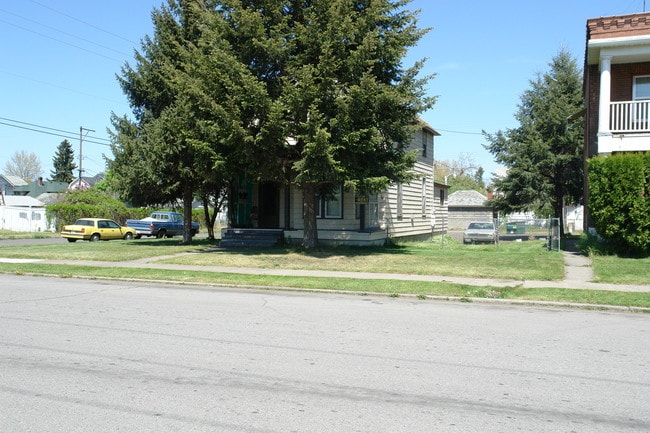 1028 W Sinto Ave in Spokane, WA - Foto de edificio - Building Photo