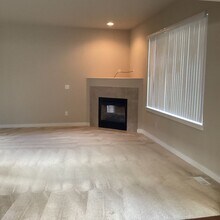 2715 158th Pl SW in Lynnwood, WA - Foto de edificio - Building Photo