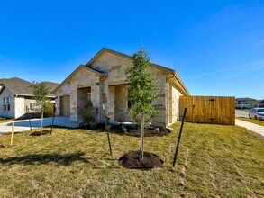100 Greenspire Ln in Hutto, TX - Building Photo - Building Photo