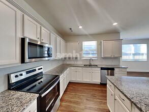 5240 Maxwell Rd in Nashville, TN - Building Photo - Building Photo