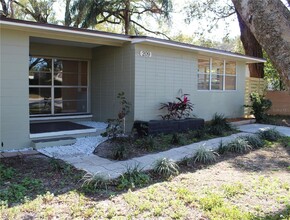 209 Redwood Ave in Temple Terrace, FL - Building Photo - Building Photo