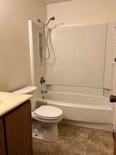 903 Windwood Dr in Junction City, KS - Building Photo - Building Photo