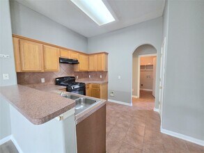 811 Forest Hillside Ln in Houston, TX - Building Photo - Building Photo