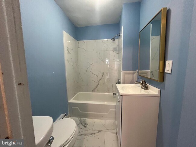 2130 W Spencer Ave in Philadelphia, PA - Building Photo - Building Photo