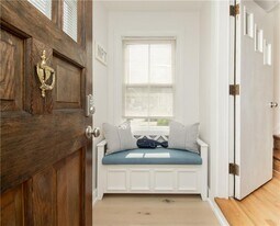 33 Slocum St in Newport, RI - Building Photo