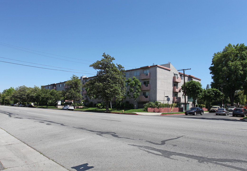 Sherman Oaks Regency Apartments in Sherman Oaks, CA - Building Photo