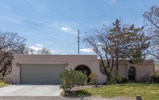 717 Sagewood Ct SE in Albuquerque, NM - Building Photo