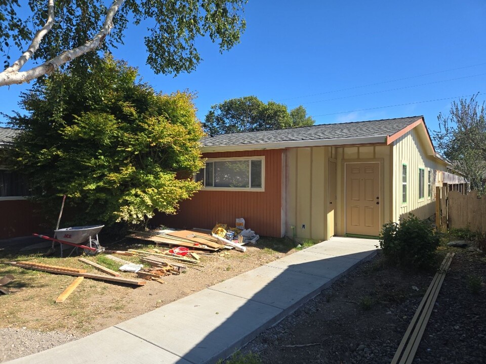 2057 11th St-Unit -2057 11th St #A [PRM: Andrew] in Arcata, CA - Foto de edificio