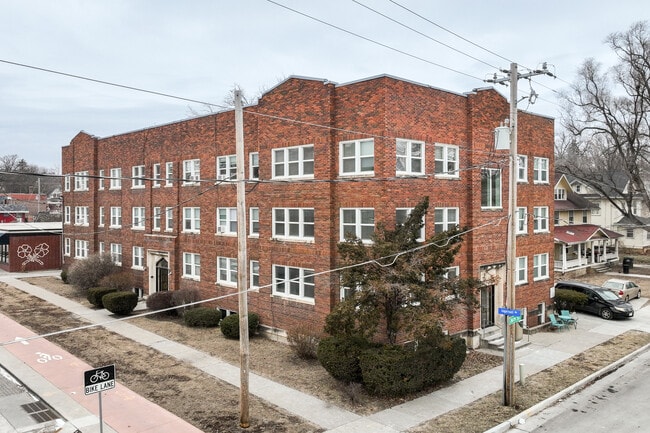 Ingersoll Park Studio Apartments 3607 in Des Moines, IA - Foto de edificio - Building Photo