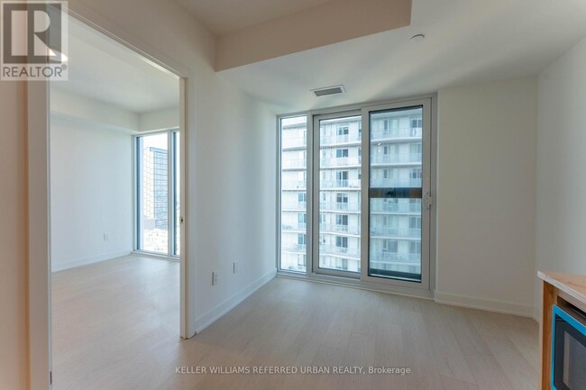 252-3252 Church St in Toronto, ON - Building Photo - Building Photo