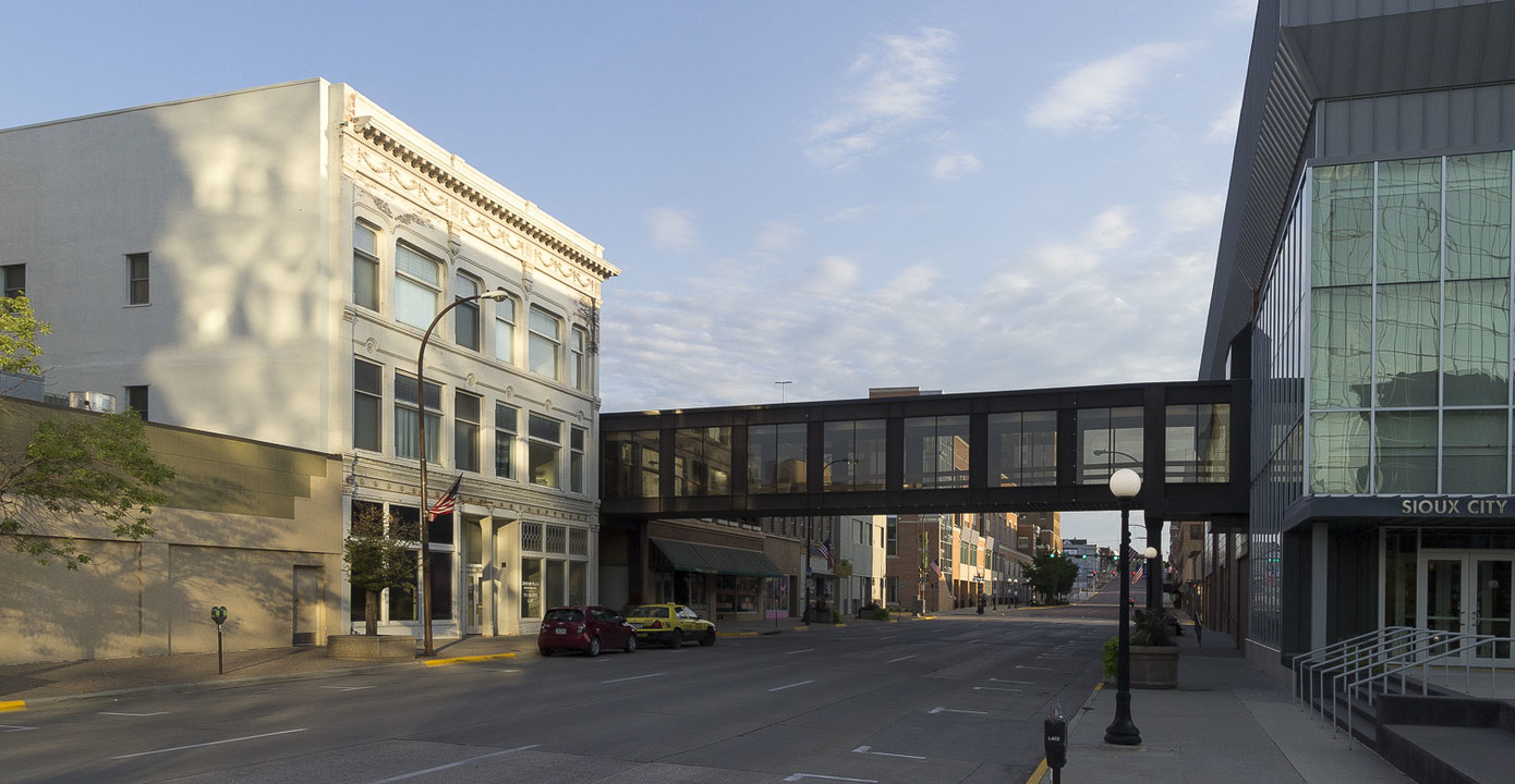 Century Plaza Apartments in Sioux City, IA - Foto de edificio