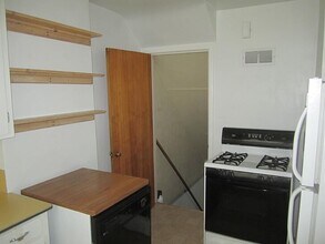 2407 Knapp St in Ames, IA - Building Photo - Building Photo