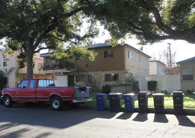 501 N Shelton St in Burbank, CA - Building Photo - Building Photo