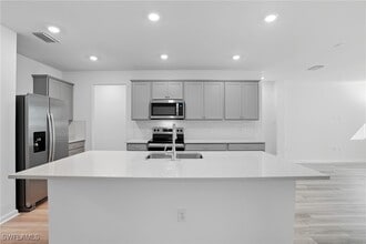 27883 Radiant Ct in Bonita Springs, FL - Building Photo - Building Photo