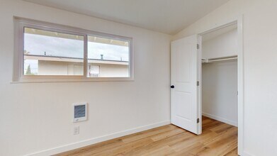 3036 Coolidge Ave in Costa Mesa, CA - Building Photo - Building Photo