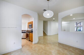 8631 NW 110th Ave in Doral, FL - Building Photo - Building Photo