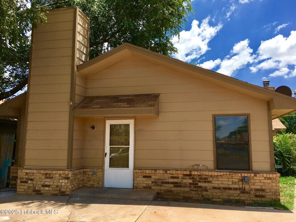 6101 37th St in Lubbock, TX - Building Photo