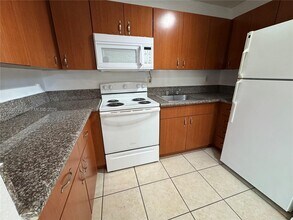 4732 SW 33rd Ave in Fort Lauderdale, FL - Building Photo - Building Photo