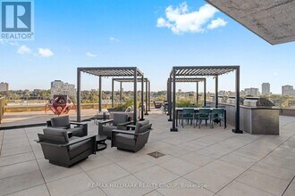 300 McRae Ave in Ottawa, ON - Building Photo - Building Photo