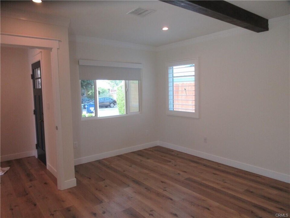 17615 Caprino Pl in Los Angeles, CA - Building Photo