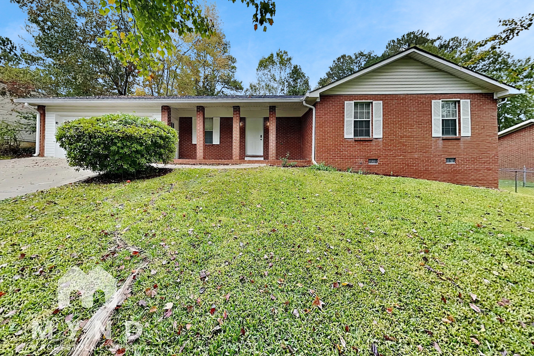 7276 Ginger Ct in Riverdale, GA - Foto de edificio