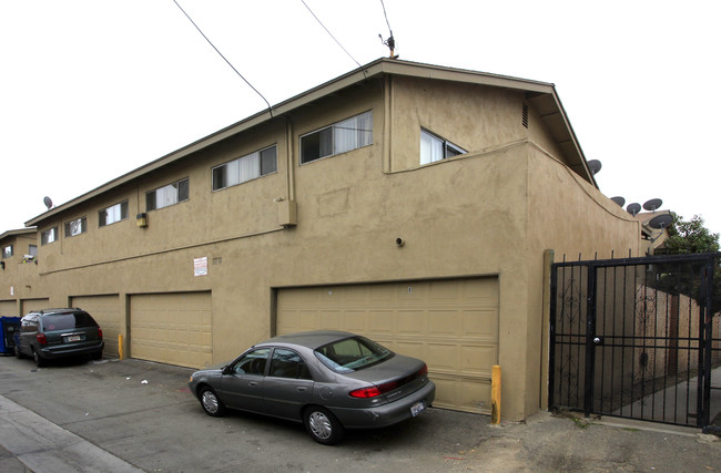 319 E Wakefield Ave in Anaheim, CA - Building Photo - Building Photo