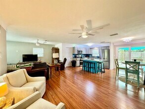3957 Wahoo Dr SE in St. Petersburg, FL - Building Photo - Building Photo