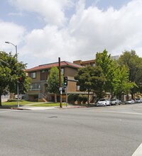 356 S Wilton Pl in Los Angeles, CA - Foto de edificio - Building Photo