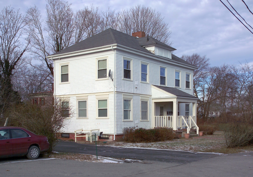 75 Pearl St in Hyannis, MA - Building Photo