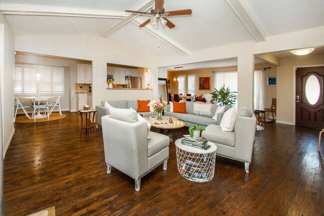 4824 Harvest Hill Rd in Dallas, TX - Building Photo - Building Photo