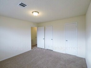 6553 Brittmoore Rd in Houston, TX - Building Photo - Building Photo