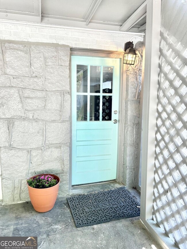 property at 1187 Lynmoor Dr NE