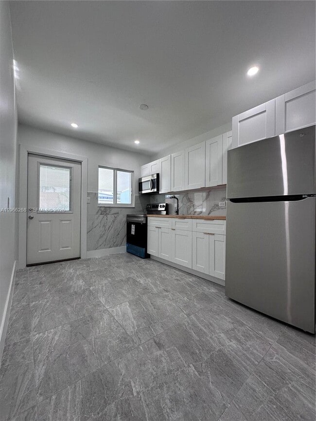 1250 NW 57th St in Miami, FL - Building Photo - Building Photo