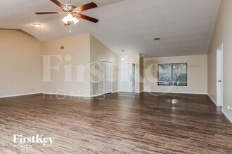 3999 NW 73rd Way in Coral Springs, FL - Foto de edificio - Building Photo