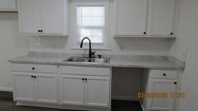 2708 NW 16th St in Lawton, OK - Building Photo - Building Photo