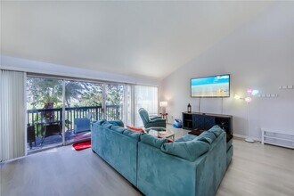 722 White Pine Tree Rd, Unit 82 in Venice, FL - Building Photo - Building Photo