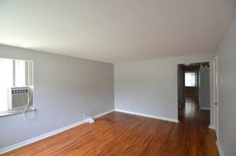 4216 Settle St, Unit 2 in Cincinnati, OH - Building Photo - Building Photo