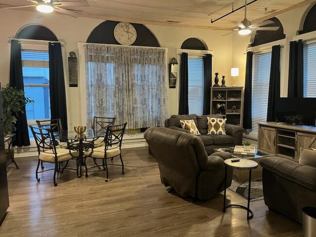 229 Broadway St, Unit 301 in Paducah, KY - Building Photo - Building Photo