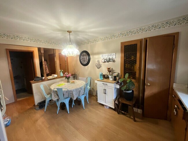 3850 S 75th St in Milwaukee, WI - Building Photo - Building Photo