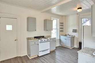 457 Main St in Beacon, NY - Building Photo - Building Photo