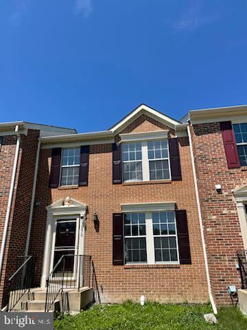 12876 Silvia Loop in Woodbridge, VA - Foto de edificio