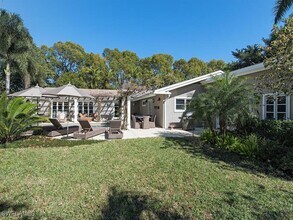 168 2nd Ave N in Naples, FL - Building Photo - Building Photo