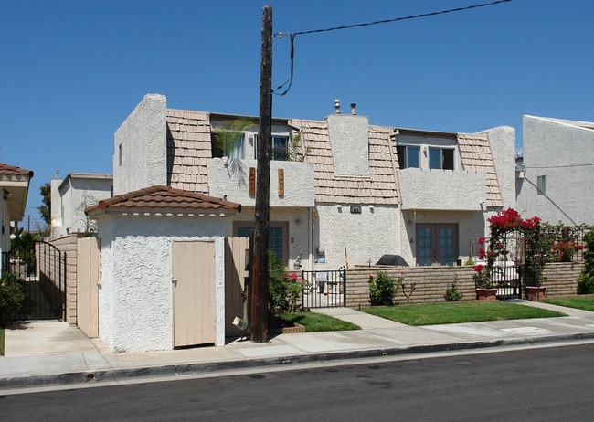 16821 Green St in Huntington Beach, CA - Building Photo - Building Photo