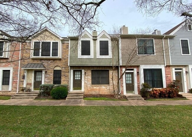 12325 Los Indios Trail-Unit -Unit 9 in Austin, TX - Building Photo - Building Photo