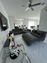 2342 McKinley St in Hollywood, FL - Building Photo - Building Photo