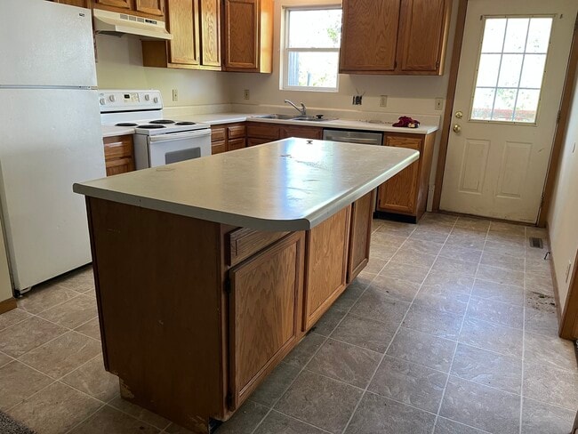 1010 Michelle Ct in Lincoln, NE - Building Photo - Building Photo